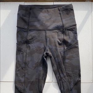 COPY - Lululemon Leggings - Camo